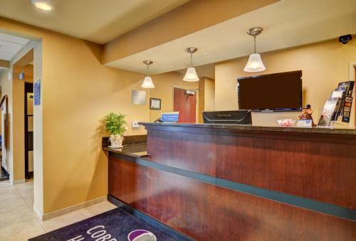 cobblestone inn and suites ambridge