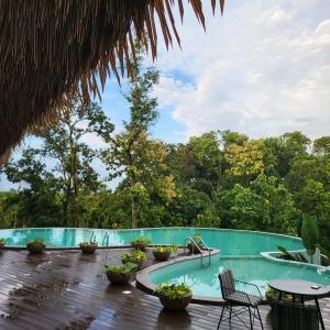 Red River Retreat,,4 star