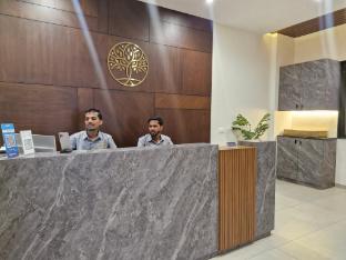 hotel the golden oaks kolhapur