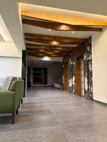 hotel the golden oaks kolhapur