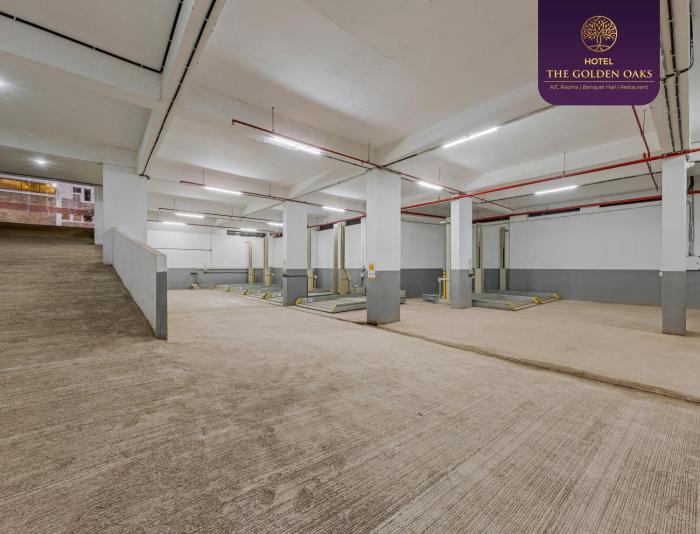 hotel the golden oaks kolhapur