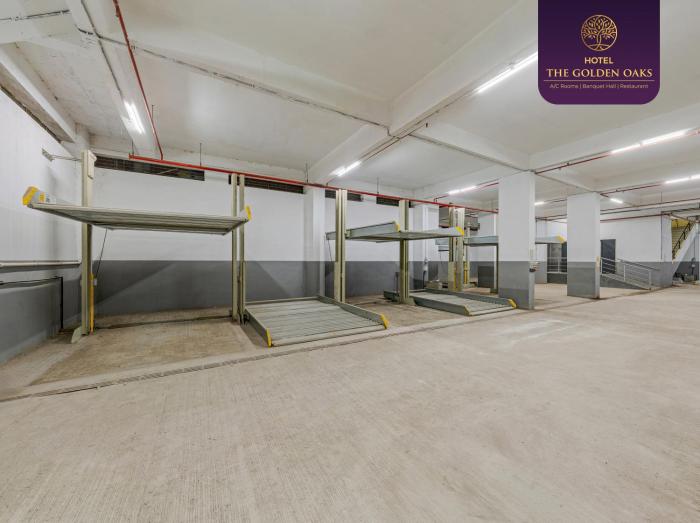 hotel the golden oaks kolhapur