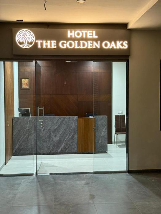 hotel the golden oaks kolhapur