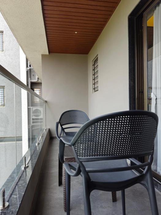 hotel the golden oaks kolhapur