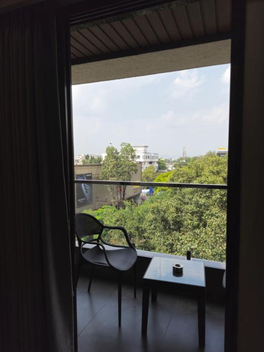 hotel the golden oaks kolhapur