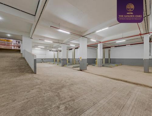 hotel the golden oaks kolhapur