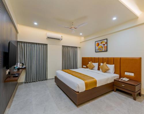 Hotel The Golden Oaks, Kolhapur,,4 star