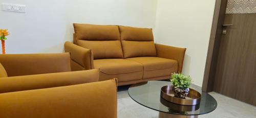 hotel the golden oaks kolhapur