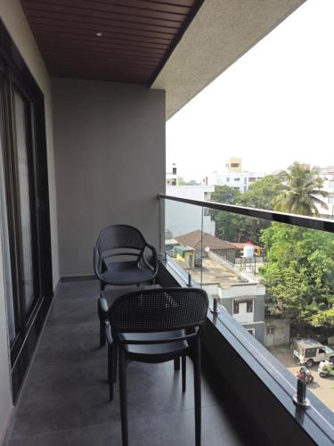 hotel the golden oaks kolhapur