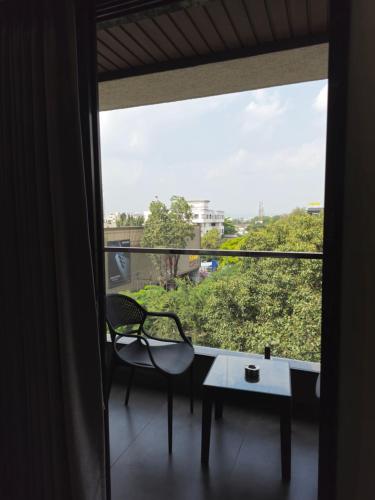 hotel the golden oaks kolhapur
