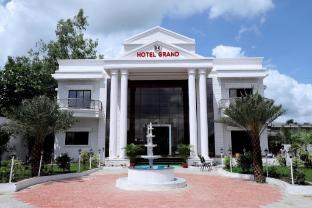 Hotel Grand Khuldabad,,5 star