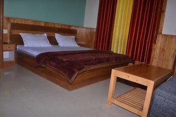 hotel hill town