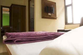 hotel hill town