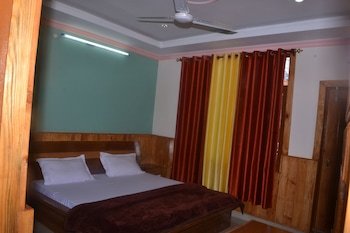 hotel hill town