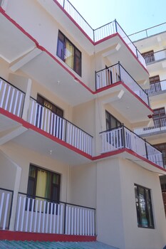 hotel hill town