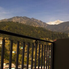 hotel hill town