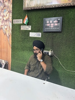 Amritsar Backpackers Hostel,,2 star