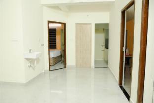redfox service apartment dlf