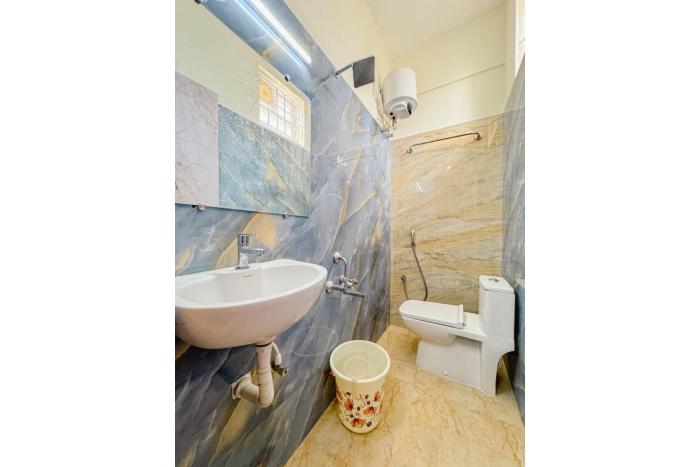 redfox service apartment dlf