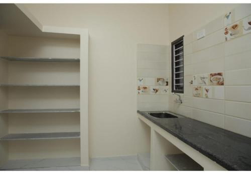 Redfox Service Apartment - Dlf,,3 star