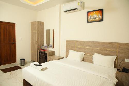 redfox service apartment dlf