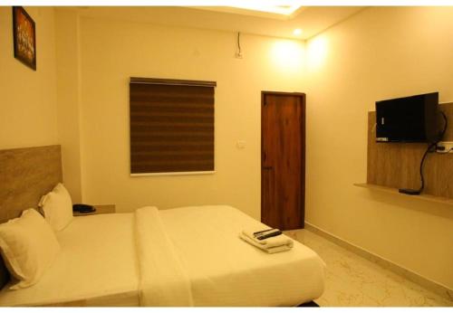 redfox service apartment dlf