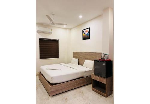 redfox service apartment dlf