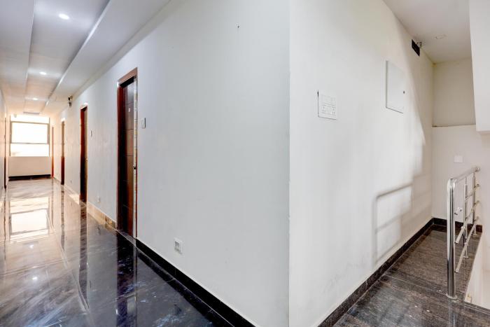 hotel o eswar grand palace perungudi
