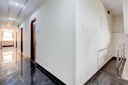 hotel o eswar grand palace perungudi