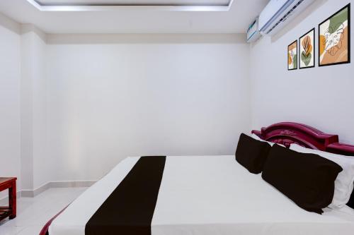 hotel o eswar grand palace perungudi