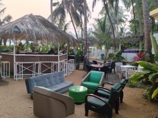 urban mad villas and studio