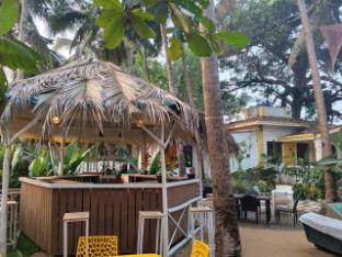 urban mad villas and studio