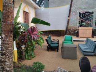 urban mad villas and studio