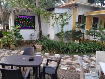 urban mad villas and studio