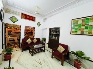 hotel royal residency