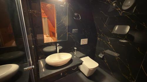 royal empire resort