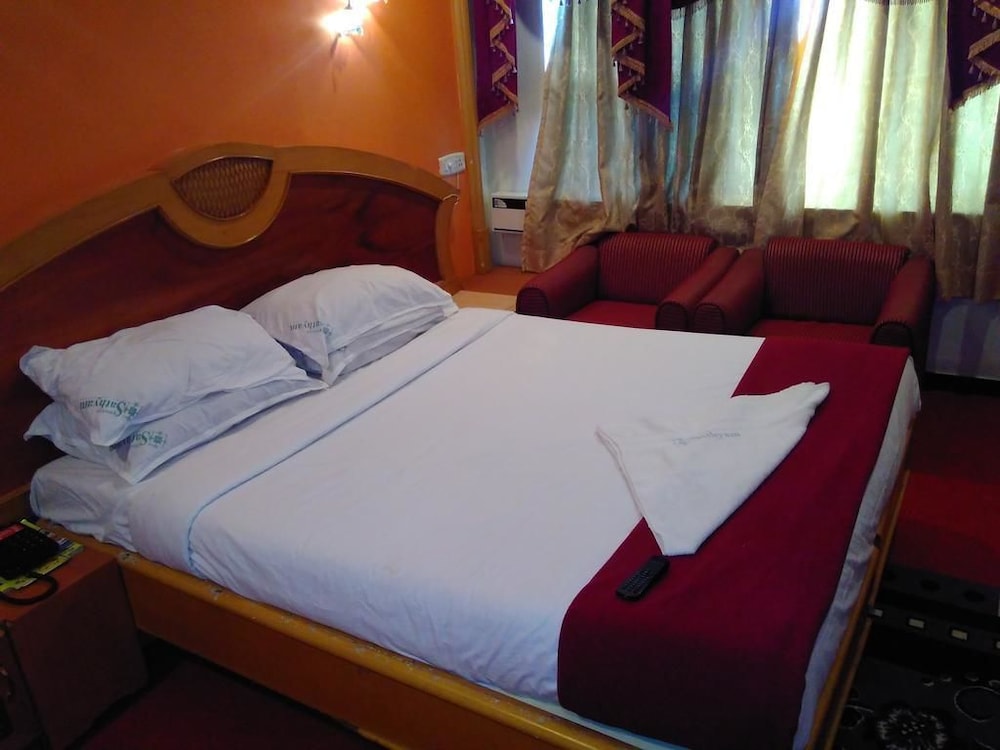 Hotel Sathyam,Pudukkottai>>Kanadukattan,3 star