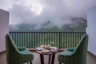 white flower hill retreat