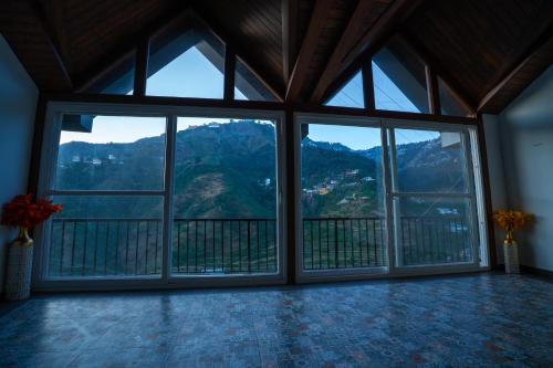 white flower hill retreat