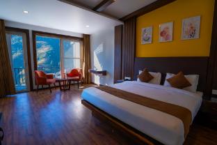 White Flower Hill Retreat,,5 star