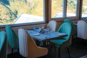 white flower hill retreat