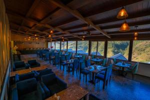 White Flower Hill Retreat,,5 star