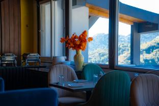 white flower hill retreat