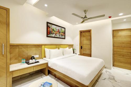 hotel namaste hindustan just a minute away from new delhi railway station and connaught place
