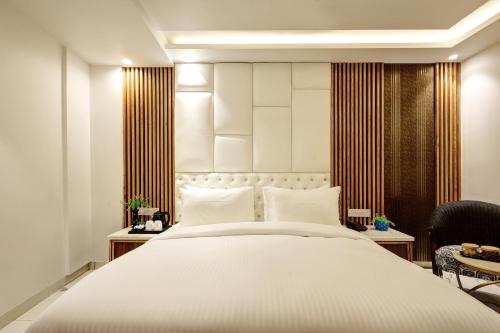 hotel namaste hindustan just a minute away from new delhi railway station and connaught place