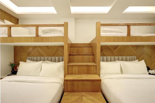hotel namaste hindustan just a minute away from new delhi railway station and connaught place
