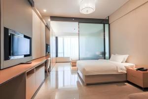heaton guangzhou hotel apartment zhujiang new town us consulate branch