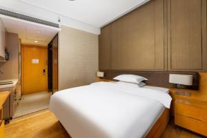 heaton guangzhou hotel apartment zhujiang new town us consulate branch