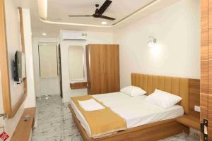 hotel radhika grand