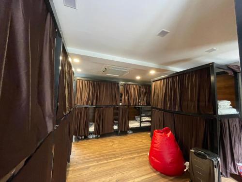 Yatram Hostel,,5 star